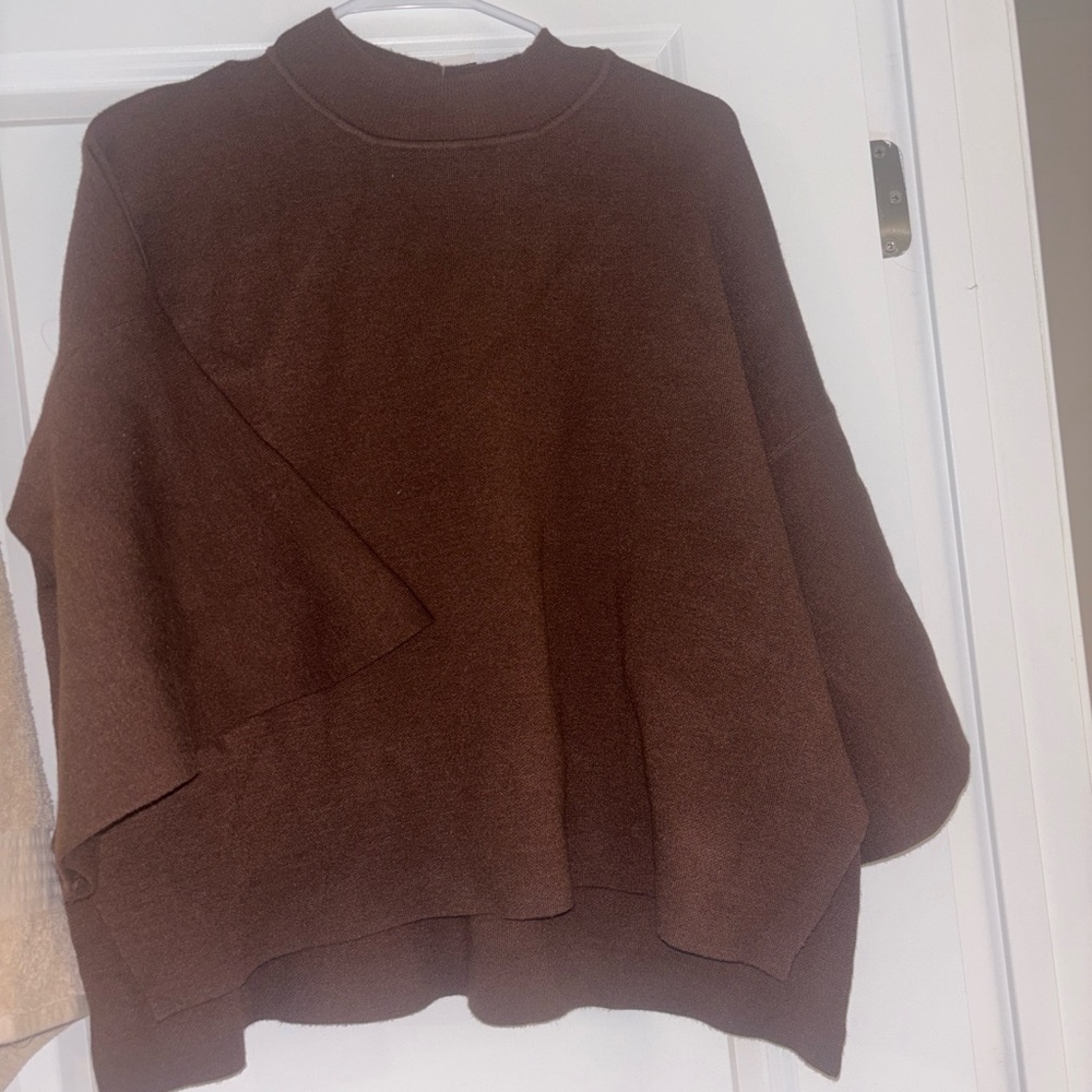 Fun brown sweater slight mockneck